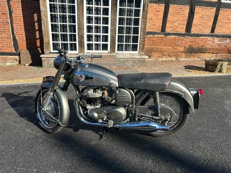 Rapid Classics: Eine Suche. Alle Oldtimer. 19 » Rapid Classics: Eine Suche. Alle Oldtimer. 1956 Norton Model 99 Dominator