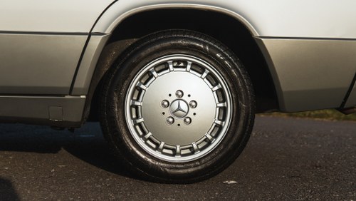 1988 Mercedes-Benz 190E (W201) In vendita (immagine 16 di 132)