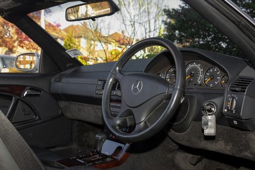 2001 Mercedes-Benz 320SL (R129) In vendita (immagine 46 di 127)