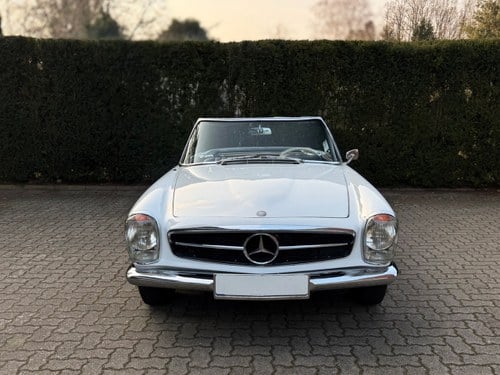 1965 Mercedes-Benz 230SL (W113) In vendita (immagine 3 di 97)
