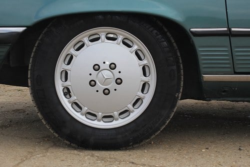 1986 Mercedes-Benz 500SL R107 In vendita (immagine 29 di 111)