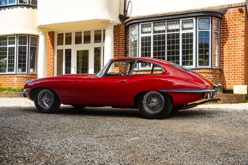 1969 Jaguar E-Type Series 2 FHC RHD In vendita (immagine 11 di 98)