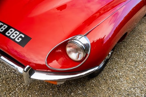 1969 Jaguar E-Type Series 2 FHC RHD In vendita (immagine 65 di 98)