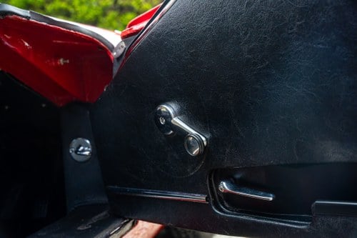 1969 Jaguar E-Type Series 2 FHC RHD In vendita (immagine 31 di 98)