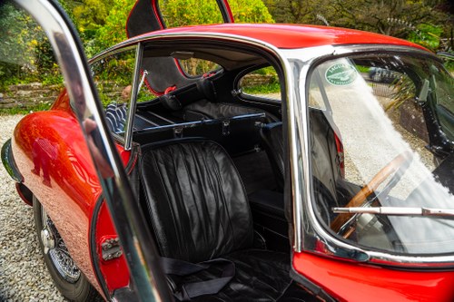 1969 Jaguar E-Type Series 2 FHC RHD In vendita (immagine 32 di 98)