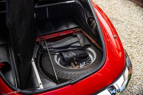 1969 Jaguar E-Type Series 2 FHC RHD In vendita (immagine 55 di 98)