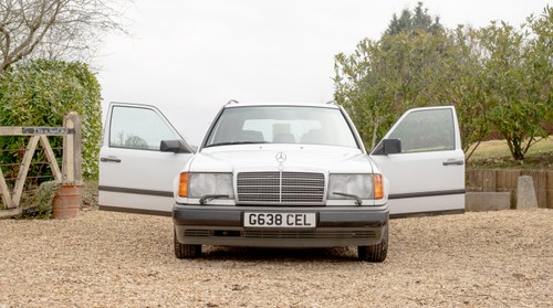 1989 Mercedes-Benz W124 300 TE 24V 7 Seater In vendita (immagine 16 di 119)