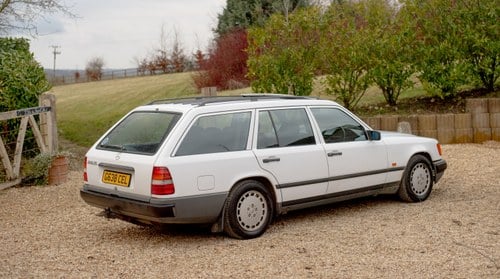 1989 Mercedes-Benz W124 300 TE 24V 7 Seater In vendita (immagine 9 di 119)