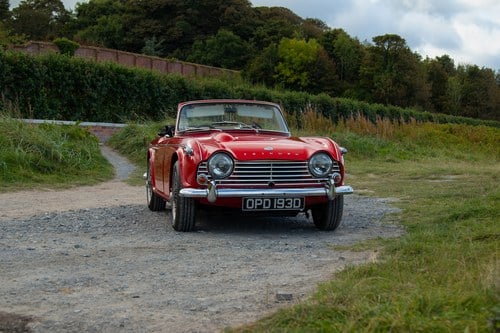 1966 Triumph TR4A In vendita (immagine 2 di 109)