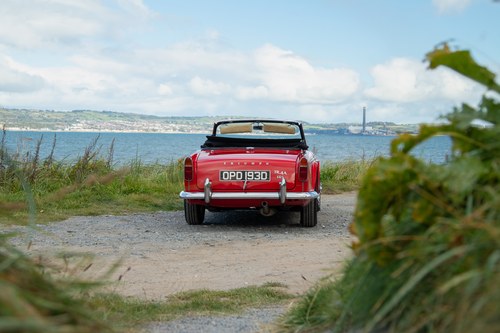 1966 Triumph TR4A In vendita (immagine 4 di 109)