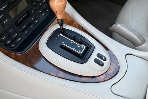 1999 Jaguar Sovereign XJ 4.0 V8 SWB (X308) In vendita (immagine 18 di 118)