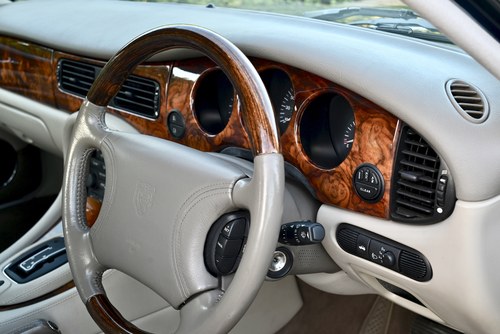 1999 Jaguar Sovereign XJ 4.0 V8 SWB (X308) In vendita (immagine 26 di 118)