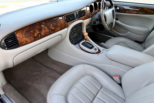 1999 Jaguar Sovereign XJ 4.0 V8 SWB (X308) In vendita (immagine 33 di 118)