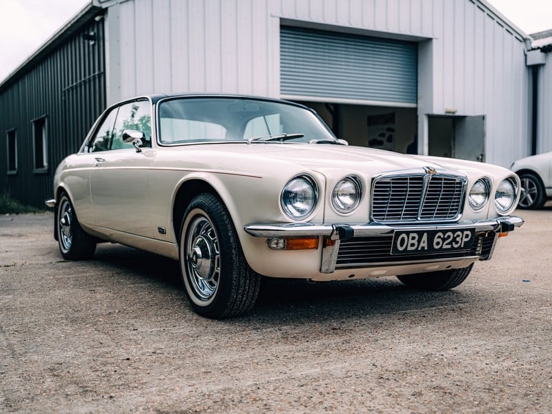 Rapid Classics: Eine Suche. Alle Oldtimer. 12 » Rapid Classics: Eine Suche. Alle Oldtimer. 1975 Jaguar XJ-C 4.2 Series 2