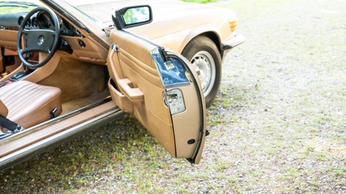 1985 Mercedes-Benz R107 380SL In vendita (immagine 46 di 199)