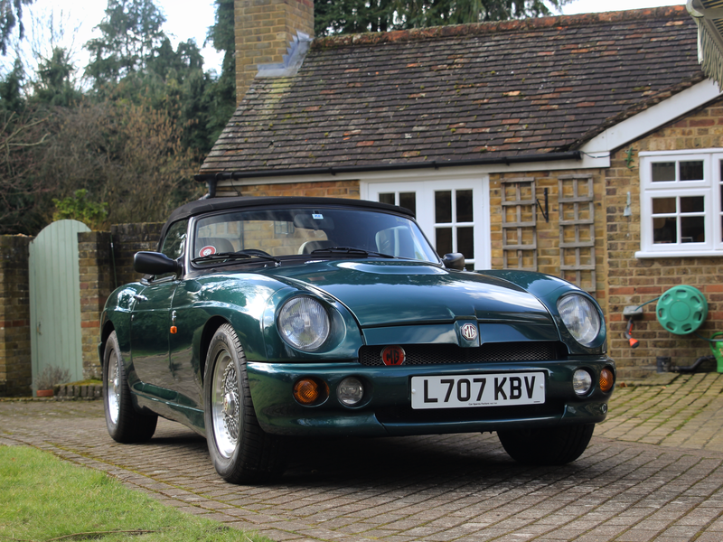 Rapid Classics: Eine Suche. Alle Oldtimer. 26 » Rapid Classics: Eine Suche. Alle Oldtimer. 1994 MG RV8