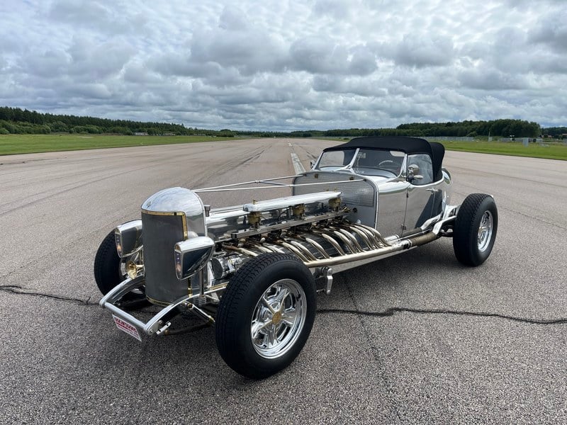 Rapid Classics: Eine Suche. Alle Oldtimer. 26 » Rapid Classics: Eine Suche. Alle Oldtimer. 2019 Decimo Segundo 12 Cyl. Aluminum ROD