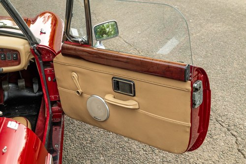 1969 MGB Roadster V8 RestoMod In vendita (immagine 47 di 190)