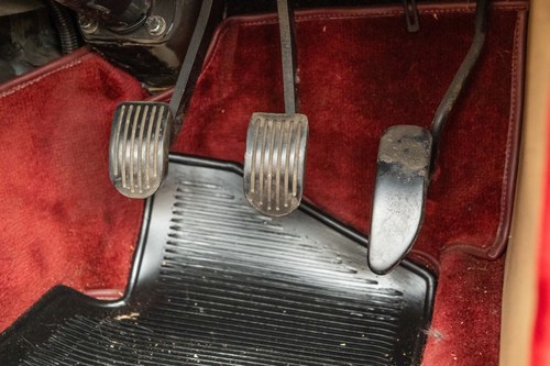 1969 MGB Roadster V8 RestoMod In vendita (immagine 68 di 190)