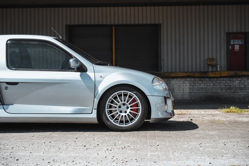 2002 Renault Clio Sport V6 Phase 1 In vendita (immagine 52 di 73)