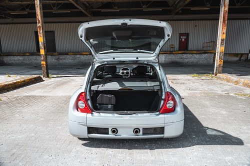 2002 Renault Clio Sport V6 Phase 1 In vendita (immagine 45 di 73)