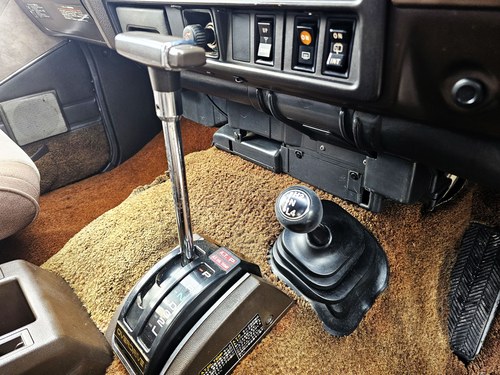 1990 Toyota Land Cruiser VX Sahara J60 High Roof 12H-T 4.0L TD In vendita (immagine 37 di 137)