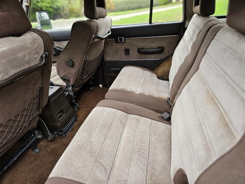 1990 Toyota Land Cruiser VX Sahara J60 High Roof 12H-T 4.0L TD In vendita (immagine 61 di 137)
