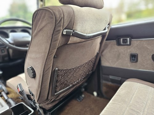 1990 Toyota Land Cruiser VX Sahara J60 High Roof 12H-T 4.0L TD In vendita (immagine 67 di 137)