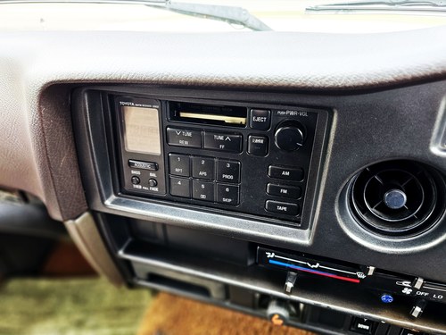 1990 Toyota Land Cruiser VX Sahara J60 High Roof 12H-T 4.0L TD In vendita (immagine 79 di 137)