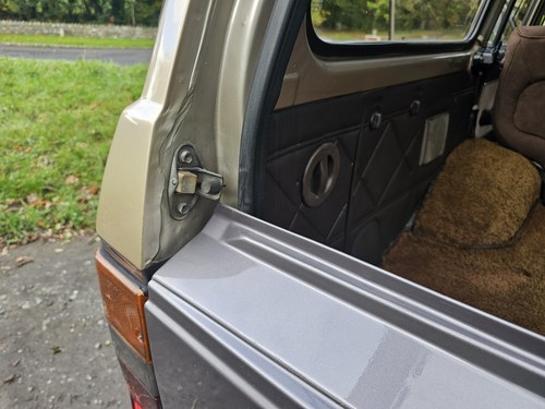 1990 Toyota Land Cruiser VX Sahara J60 High Roof 12H-T 4.0L TD In vendita (immagine 98 di 137)