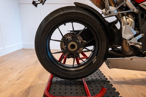 2009 MV Agusta F4 1000R à vendre (picture 25 of 141)