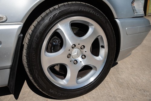 2000 Mercedes-Benz SL320 V6 à vendre (picture 37 of 173)