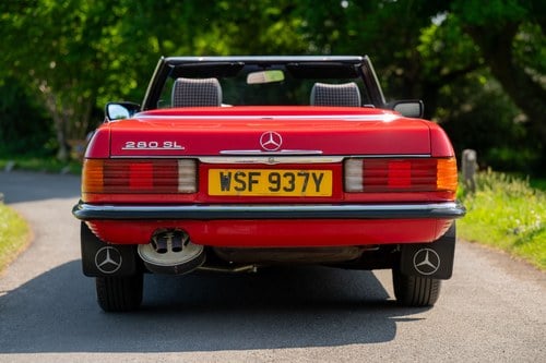 1982 Mercedes-Benz 280SL R107 For Sale (picture 8 of 189)