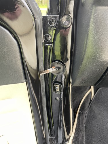 1977 Volkswagen Beetle 1303S Karmann Cabriolet In vendita (immagine 110 di 140)