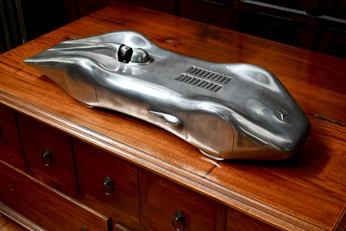 1938 Mercedes-Benz ‘Rekordwagen’ W125 Sculpture zum Verkauf (Bild 2 von 52)