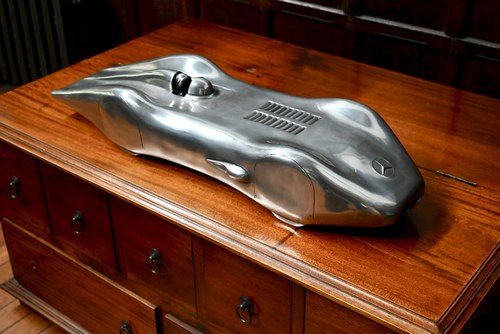 1938 Mercedes-Benz ‘Rekordwagen’ W125 Sculpture zum Verkauf (Bild 3 von 52)