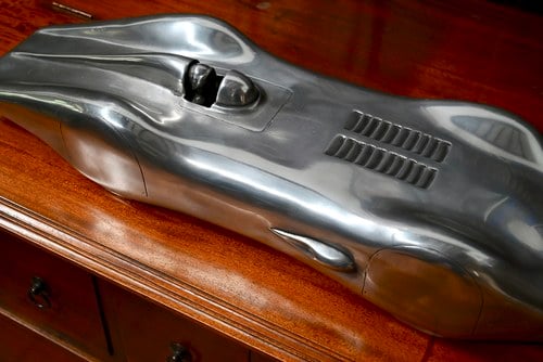 1938 Mercedes-Benz ‘Rekordwagen’ W125 Sculpture zum Verkauf (Bild 16 von 52)