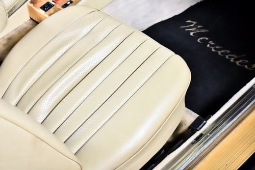 1985 Mercedes-Benz R107 500SL Convertible 5,0L V8 à vendre (picture 49 of 86)