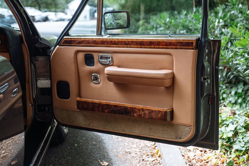 1990 Rolls-Royce Silver Spirit II Emperor Limousine In vendita (immagine 45 di 175)