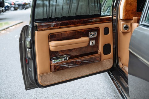 1990 Rolls-Royce Silver Spirit II Emperor Limousine In vendita (immagine 68 di 175)