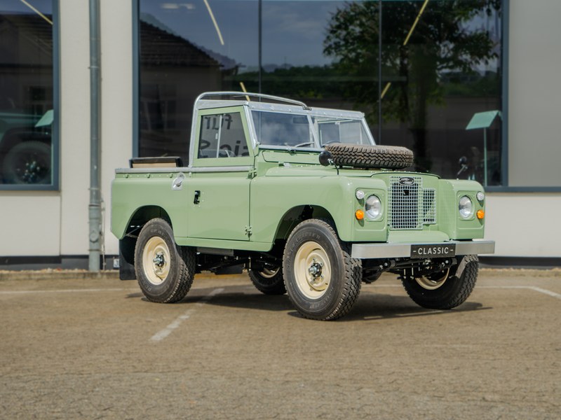 Land Rover Left hand drive For Sale | Car and Classic