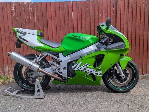 1998 KAWASAKI ZX-7R For Sale by Auction