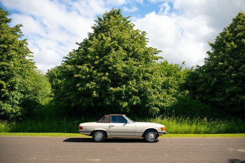 1973 Mercedes-Benz 350 SL (R107) In vendita (immagine 13 di 184)