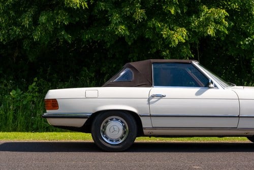 1973 Mercedes-Benz 350 SL (R107) In vendita (immagine 64 di 184)