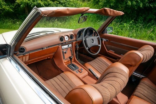 1973 Mercedes-Benz 350 SL (R107) In vendita (immagine 29 di 184)