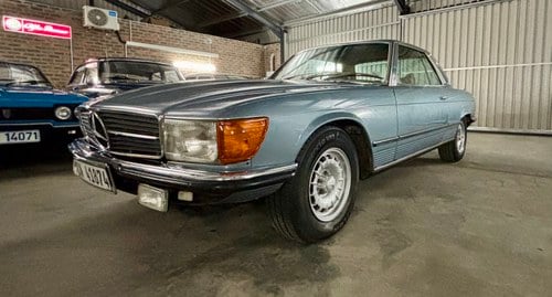 1977 Mercedes-Benz C107 450SLC till salu (bild 1 av 150)