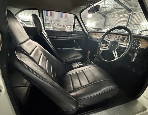 1966 Reliant Scimitar GT SE4 3L Coupe For Sale (picture 38 of 125)