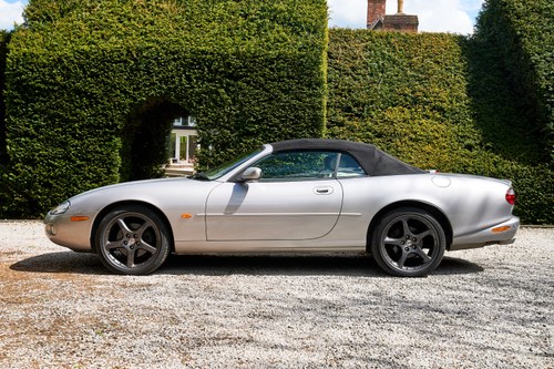 2002 Jaguar XKR 4.0 Supercharged Convertible (X100) à vendre (picture 22 of 185)