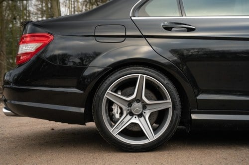 2010 Mercedes-Benz C63 AMG In vendita (immagine 19 di 141)