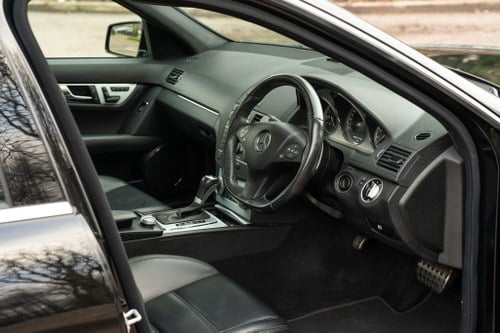 2010 Mercedes-Benz C63 AMG In vendita (immagine 20 di 141)